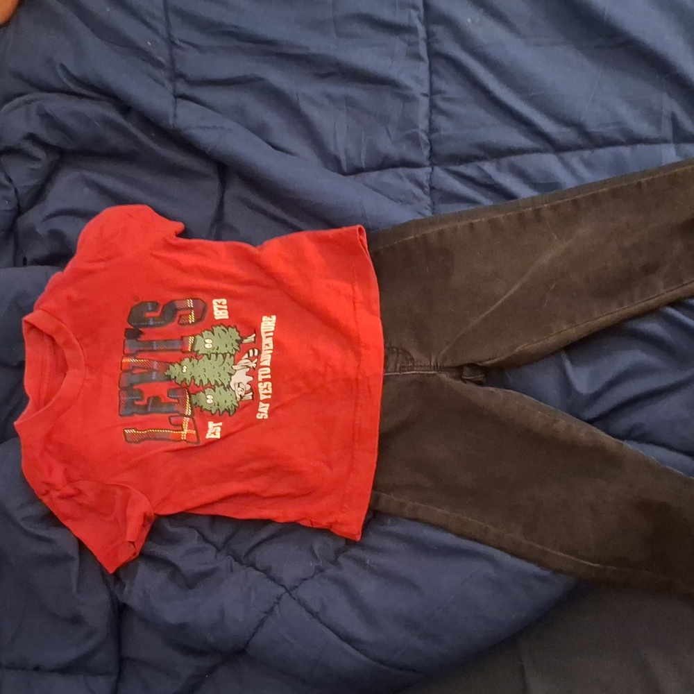 LEVI'S 2T TSHIRT & JOGGERS